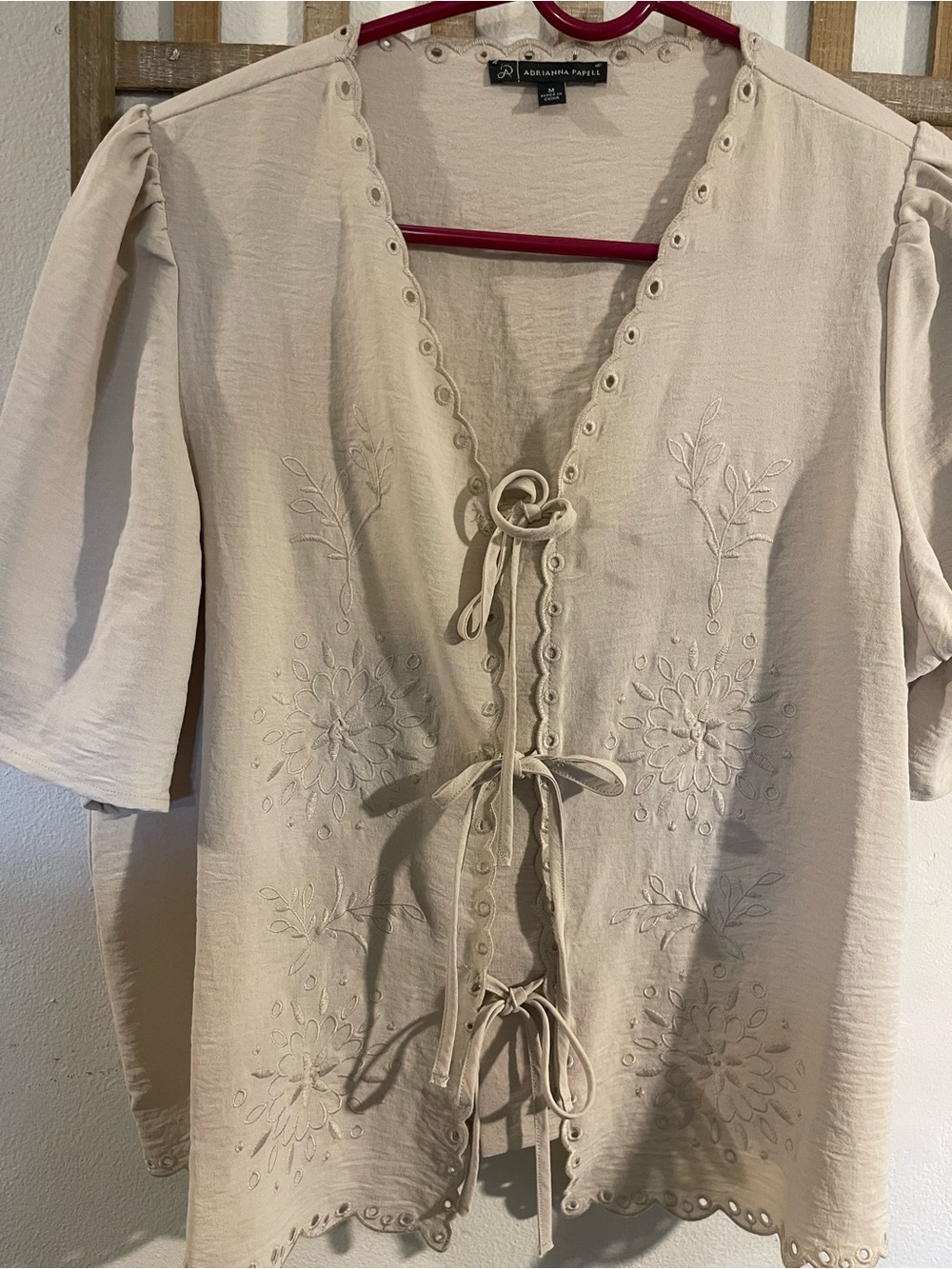 Adrianna Papell Cream Embroidered Tie-Front Tunic tie shut size medium